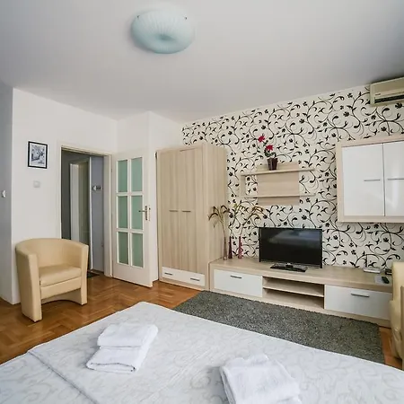 Apartment Stela